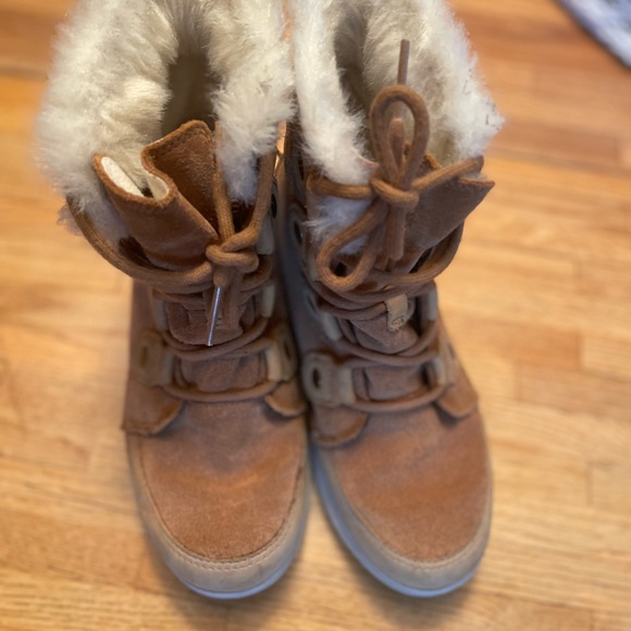 Sorel Explorer Joan booties size 7 - Picture 3 of 4